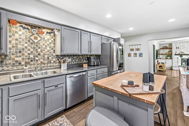 2932 Parr Drive, Indianapolis, IN 46220