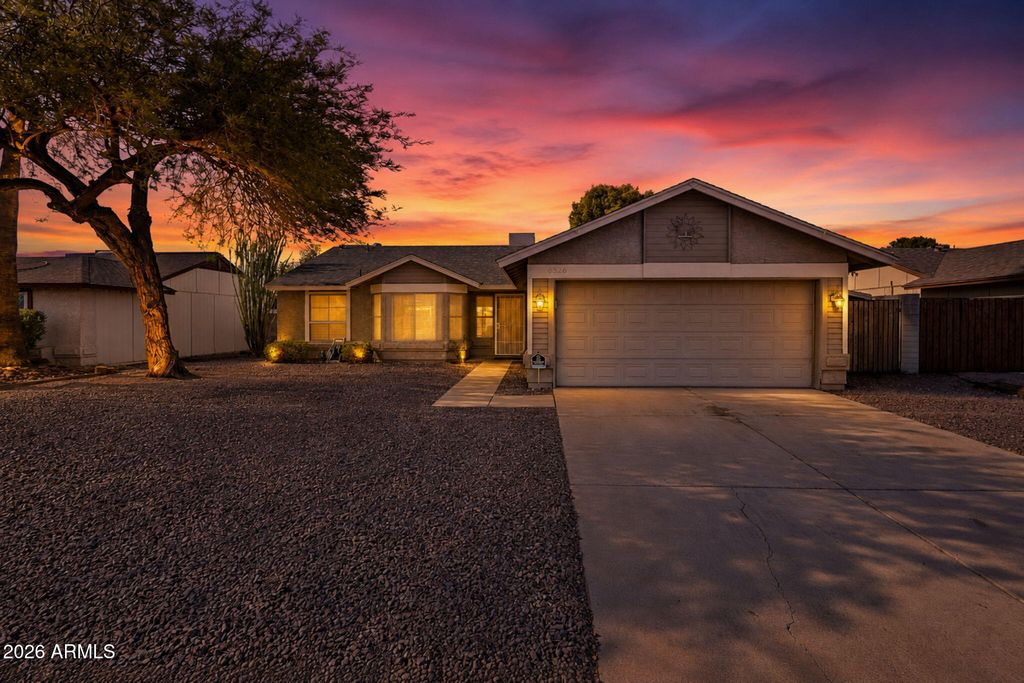 6526 W MESCAL Street, Glendale, AZ 85304 — photo 2
