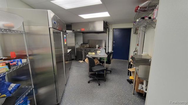 27531 Grand River Street, Livonia, MI 48152