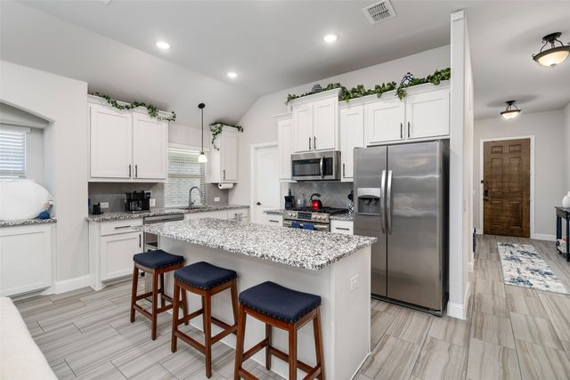 343 Winterwood Drive, Lavon, TX 75166