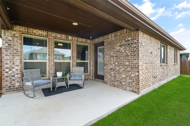 343 Winterwood Drive, Lavon, TX 75166