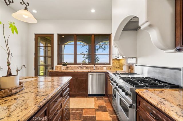 11321 Reservoir Road, North Tustin, CA 92705