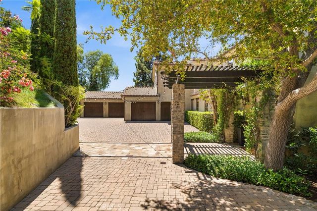 11321 Reservoir Road, North Tustin, CA 92705