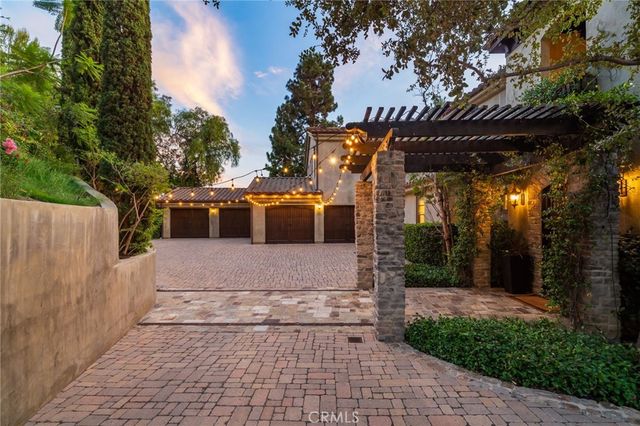 11321 Reservoir Road, North Tustin, CA 92705