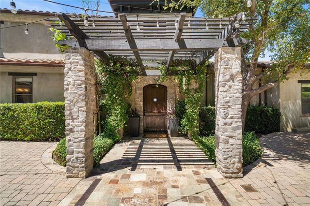 11321 Reservoir Road, North Tustin, CA 92705