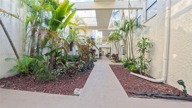 20300 W Country Club Dr PH18-3, Aventura, FL 33180