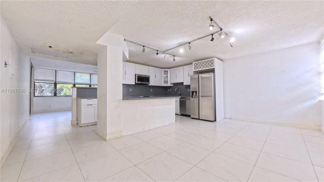 20300 W Country Club Dr PH18-3, Aventura, FL 33180