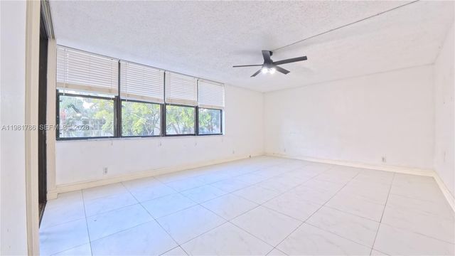 20300 W Country Club Dr PH18-3, Aventura, FL 33180