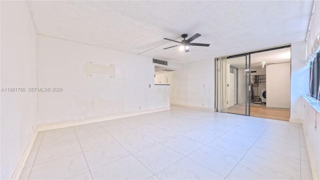 20300 W Country Club Dr PH18-3, Aventura, FL 33180