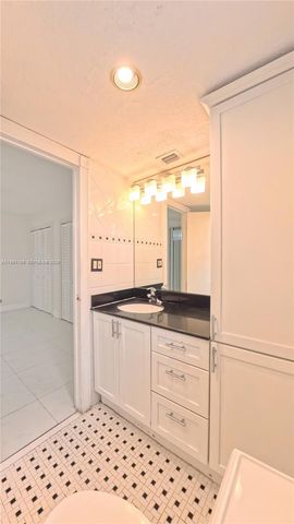 20300 W Country Club Dr PH18-3, Aventura, FL 33180