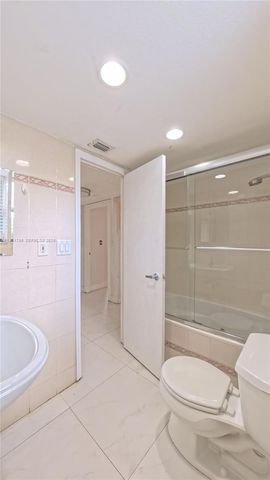 20300 W Country Club Dr PH18-3, Aventura, FL 33180