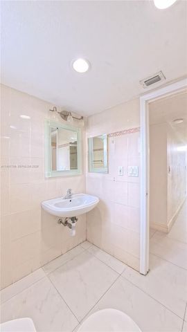 20300 W Country Club Dr PH18-3, Aventura, FL 33180