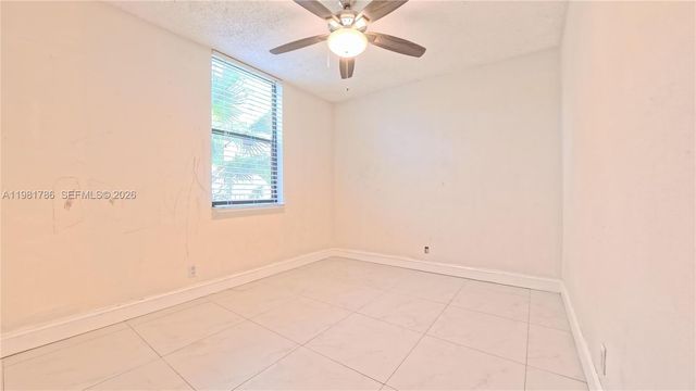 20300 W Country Club Dr PH18-3, Aventura, FL 33180