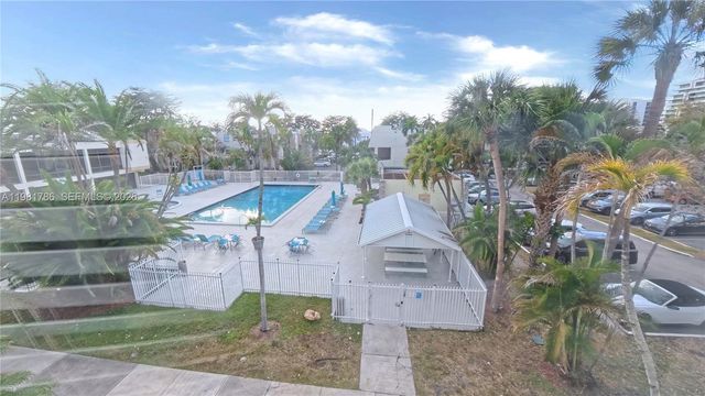 20300 W Country Club Dr PH18-3, Aventura, FL 33180