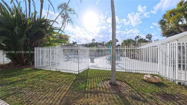 20300 W Country Club Dr PH18-3, Aventura, FL 33180