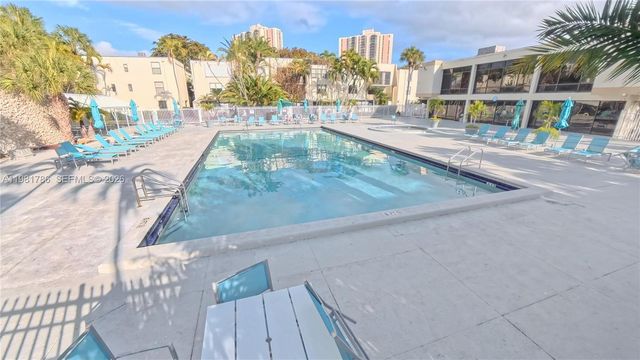 20300 W Country Club Dr PH18-3, Aventura, FL 33180