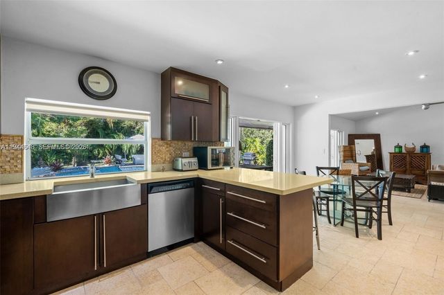 6411 SW 185th way, Southwest Ranches, FL 33332