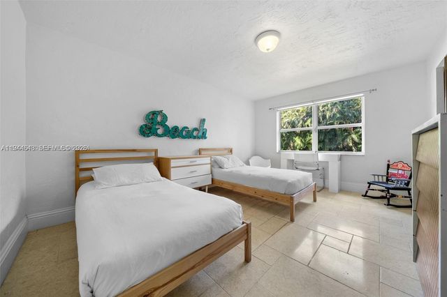 6411 SW 185th way, Southwest Ranches, FL 33332