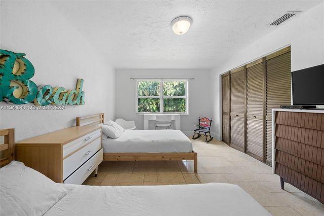 6411 SW 185th way, Southwest Ranches, FL 33332