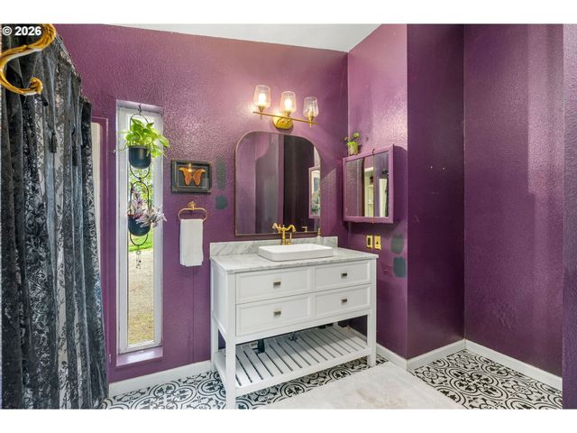 11 SECOND St, Carson, WA 98610