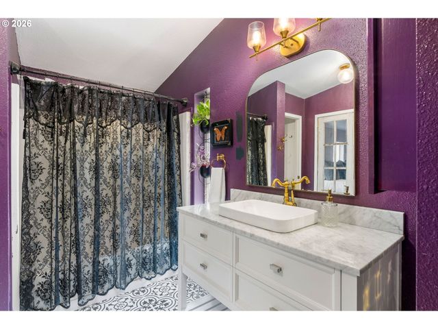 11 SECOND St, Carson, WA 98610