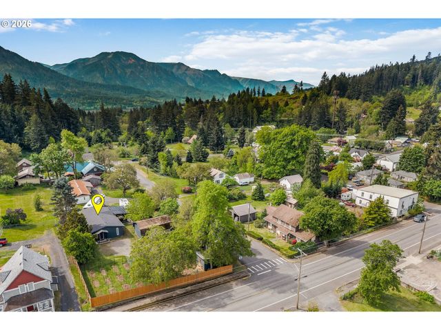 11 SECOND St, Carson, WA 98610