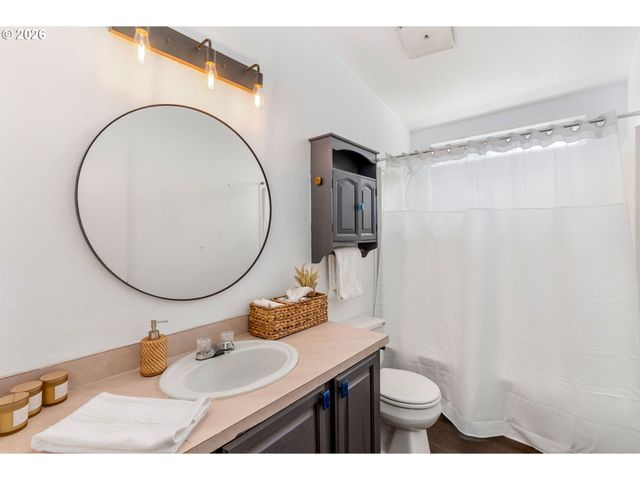 11 SECOND St, Carson, WA 98610
