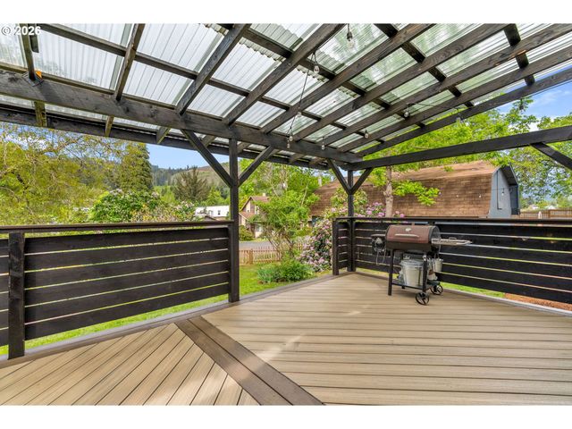 11 SECOND St, Carson, WA 98610