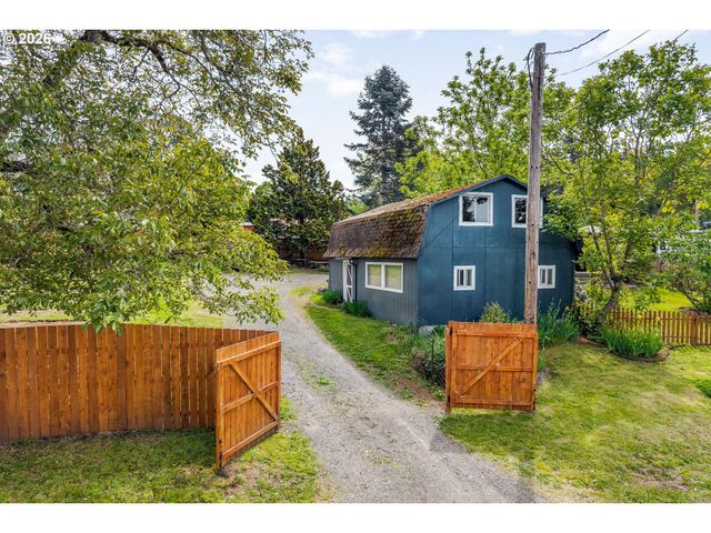 11 SECOND St, Carson, WA 98610