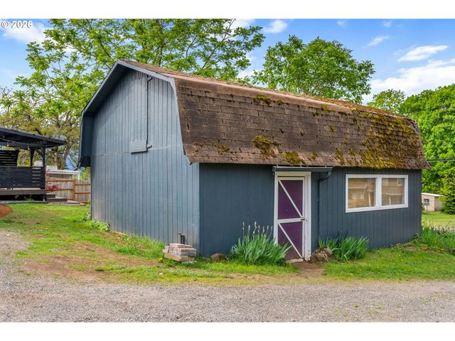11 SECOND St, Carson, WA 98610