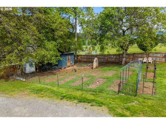 11 SECOND St, Carson, WA 98610