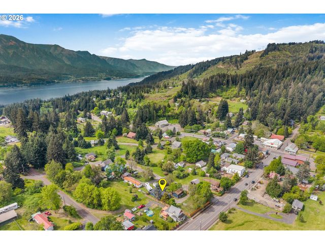 11 SECOND St, Carson, WA 98610