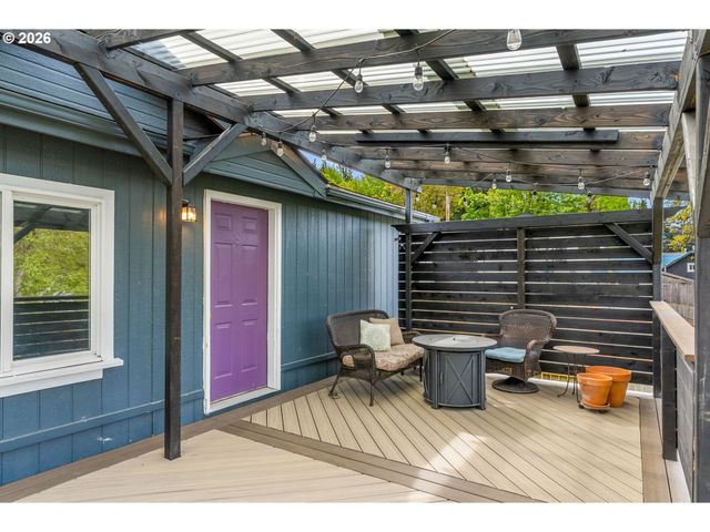 11 SECOND St, Carson, WA 98610