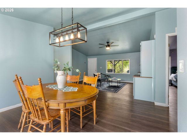 11 SECOND St, Carson, WA 98610