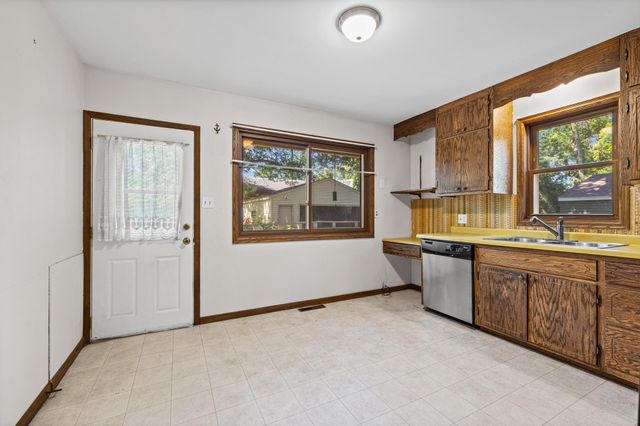 5647 Wood Lane, Saint Louis Park, MN 55436