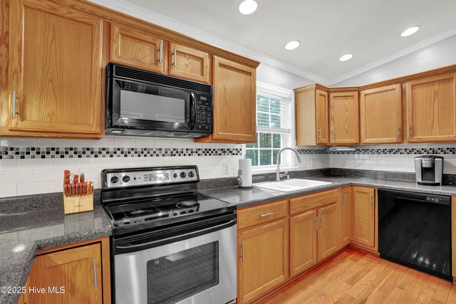 324 Knollwood Drive, Hampstead, NC 28443