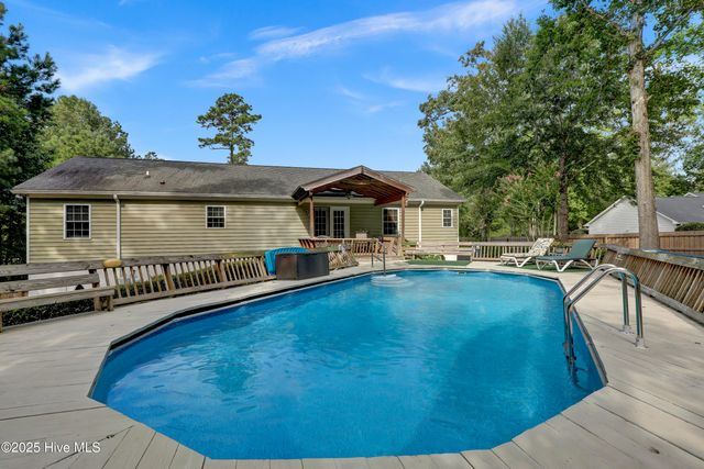 324 Knollwood Drive, Hampstead, NC 28443