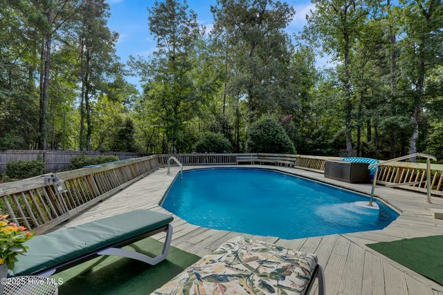324 Knollwood Drive, Hampstead, NC 28443