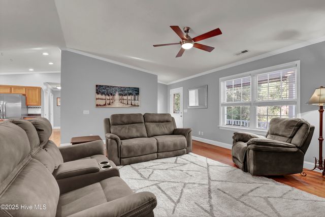 324 Knollwood Drive, Hampstead, NC 28443