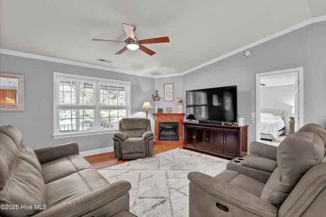 324 Knollwood Drive, Hampstead, NC 28443