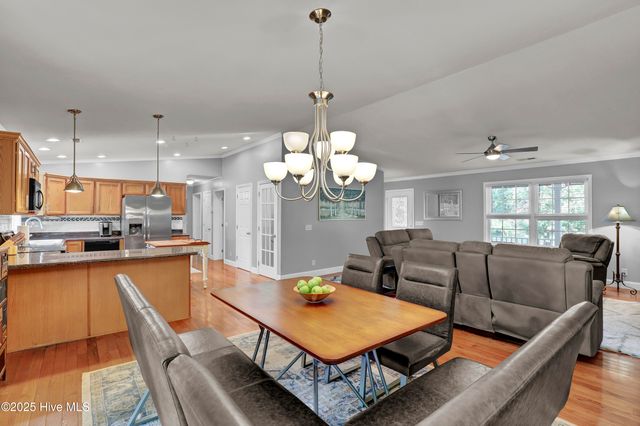 324 Knollwood Drive, Hampstead, NC 28443