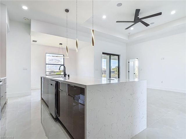 323 NE 19th TER, Cape Coral, FL 33909