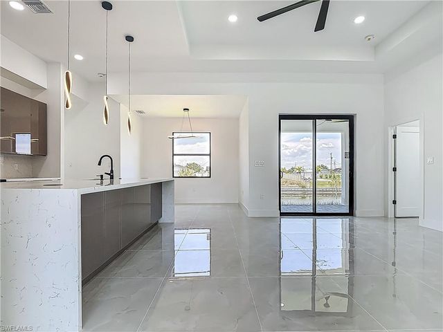 323 NE 19th TER, Cape Coral, FL 33909