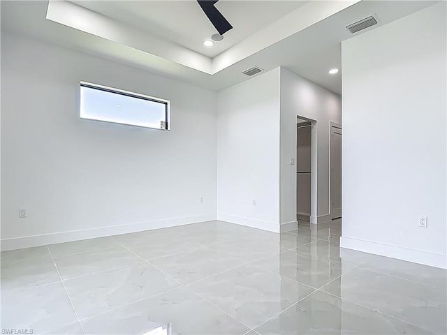 323 NE 19th TER, Cape Coral, FL 33909