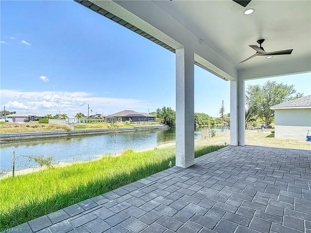 323 NE 19th TER, Cape Coral, FL 33909
