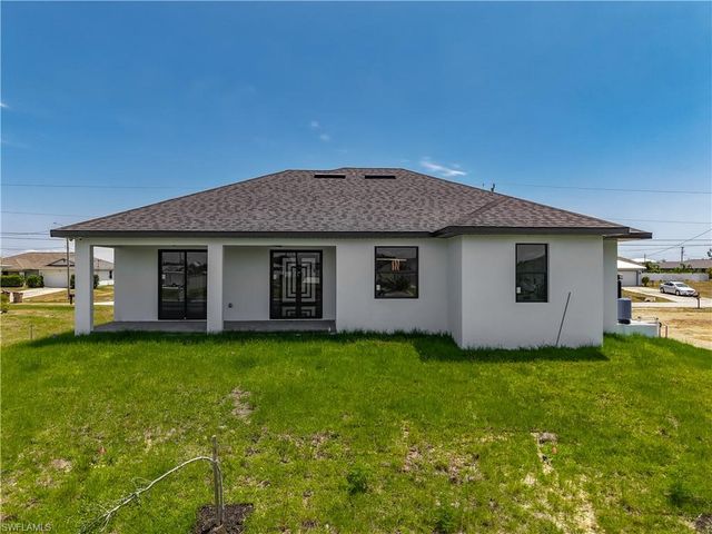 323 NE 19th TER, Cape Coral, FL 33909