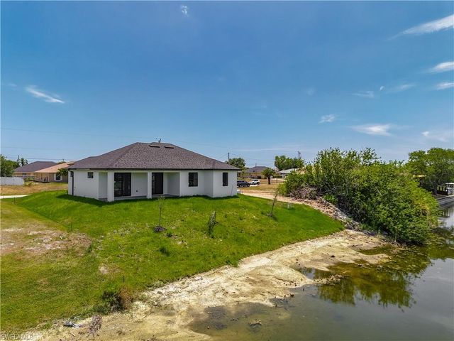 323 NE 19th TER, Cape Coral, FL 33909