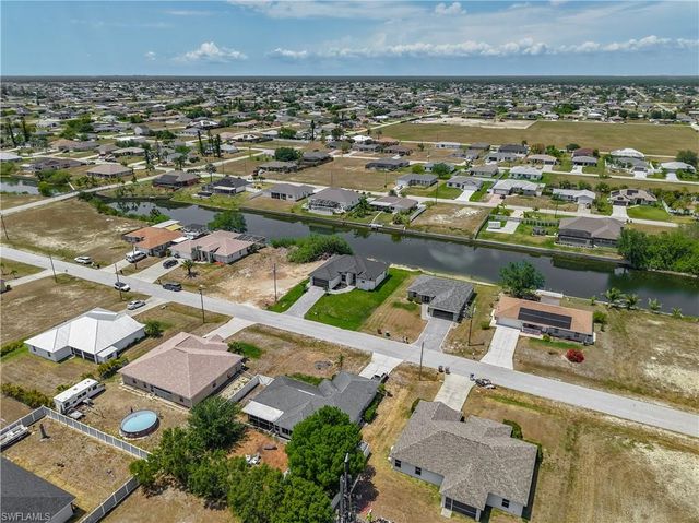 323 NE 19th TER, Cape Coral, FL 33909