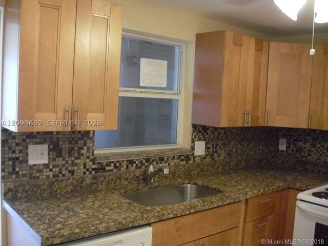 121 Golden Isles Dr 407, Hallandale Beach, FL 33009