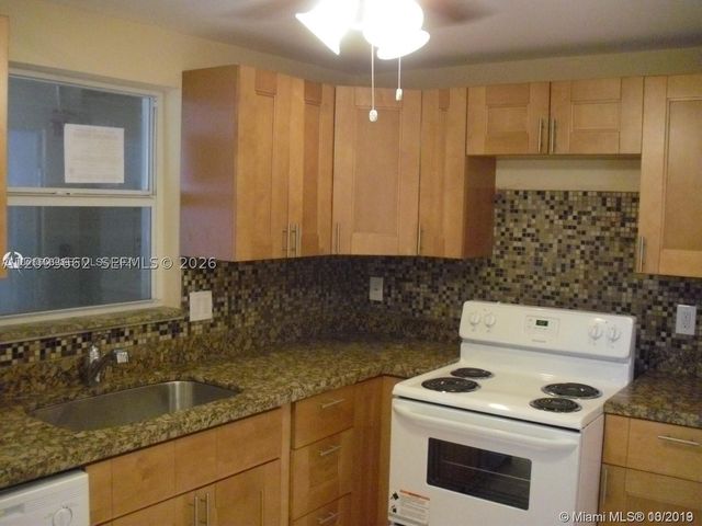 121 Golden Isles Dr 407, Hallandale Beach, FL 33009